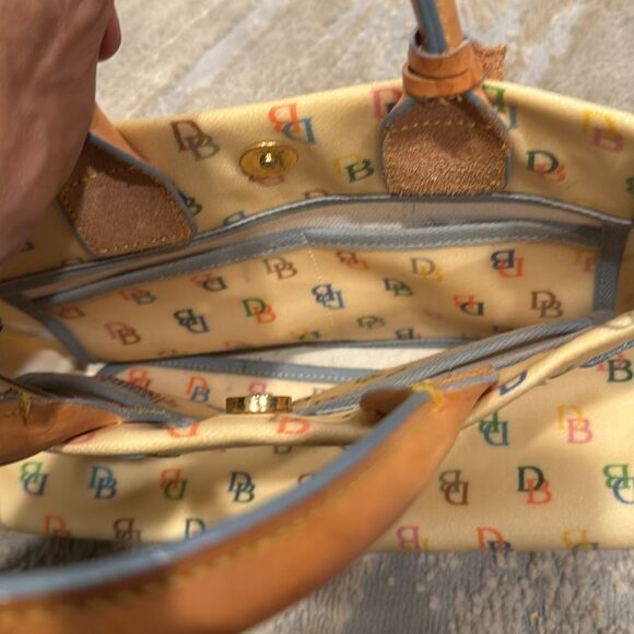 Vintage made in USA Dooney and Bourke “IT” hand bag in GUC no shoulder strap - Picture 10 of 13